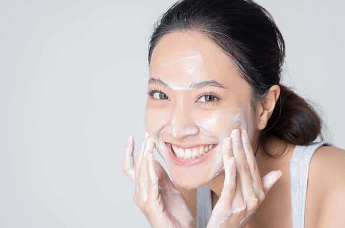 7 Merk Face Wash yang Ada di Indomaret (Semua Jenis Kulit)