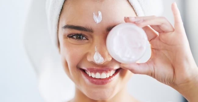 8 Urutan Skincare yang Tepat, Dijamin Hasil Kulit Glowing dan Sehat!